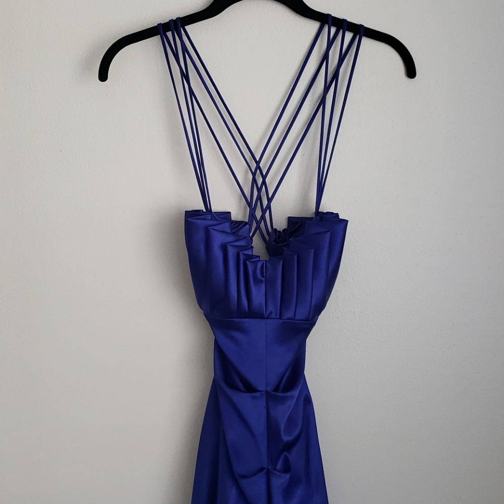 Dress - Picture 2 of 5
